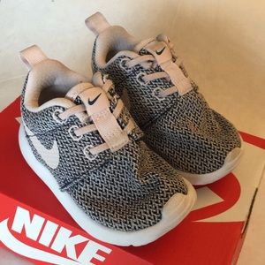 Nike Roshe One Baby/ Walker Shoes